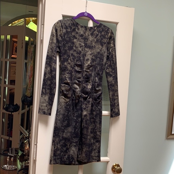 Stylish beautiful party dress - Picture 3 of 4